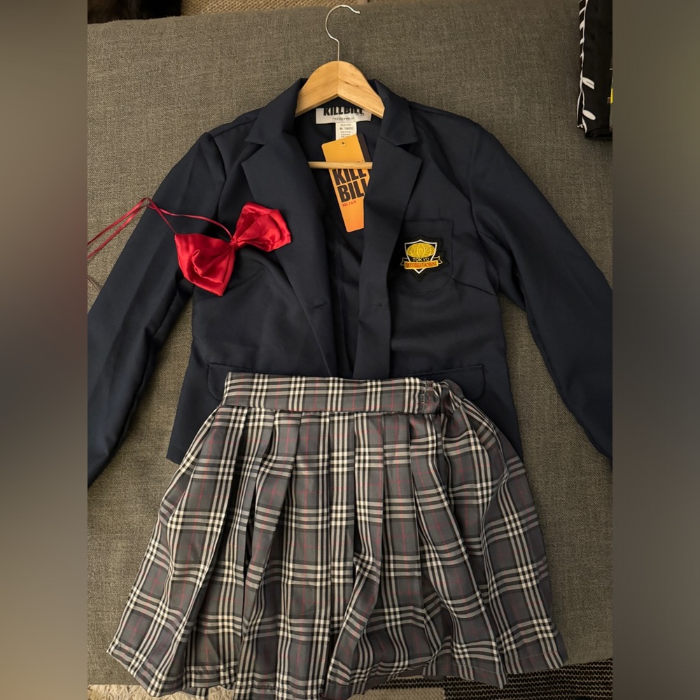 NWT Kill Bill Gogo Yubari Women’s Halloween Costume, Small, With Toy Mace